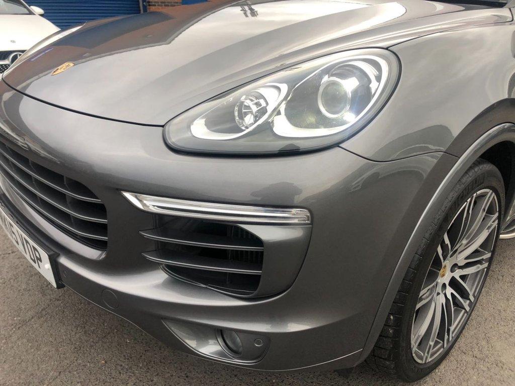 Porsche Cayenne 4.2 TD V8 S SUV 5dr Diesel TiptronicS 4WD Euro 5 (s/s) (385 ps)