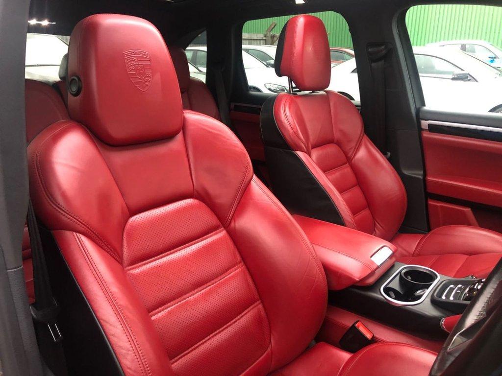 Porsche Cayenne 4.2 TD V8 S SUV 5dr Diesel TiptronicS 4WD Euro 5 (s/s) (385 ps)