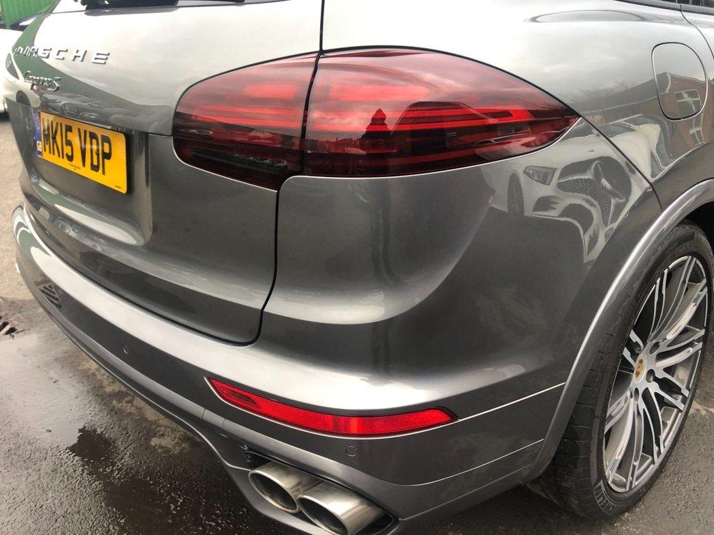 Porsche Cayenne 4.2 TD V8 S SUV 5dr Diesel TiptronicS 4WD Euro 5 (s/s) (385 ps)