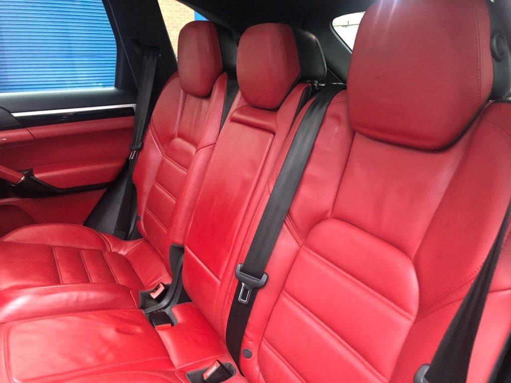 Porsche Cayenne 4.2 TD V8 S SUV 5dr Diesel TiptronicS 4WD Euro 5 (s/s) (385 ps)