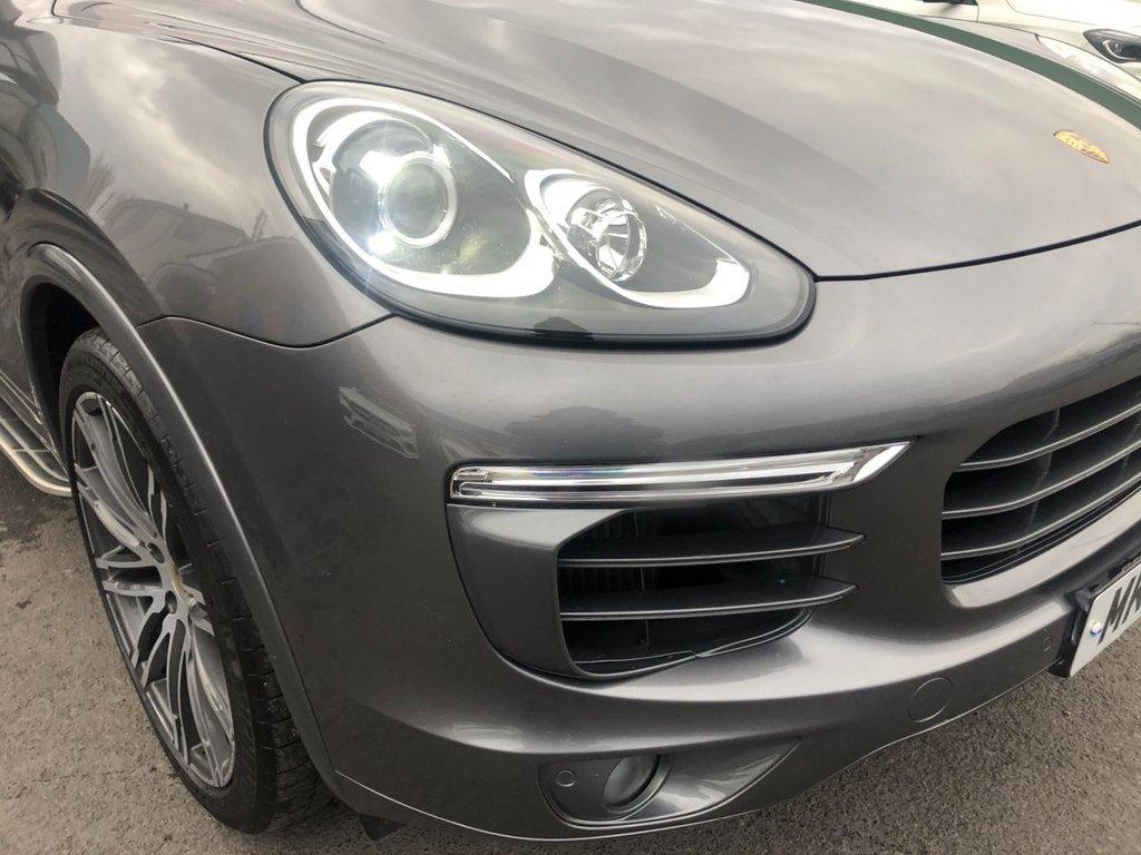Porsche Cayenne 4.2 TD V8 S SUV 5dr Diesel TiptronicS 4WD Euro 5 (s/s) (385 ps)
