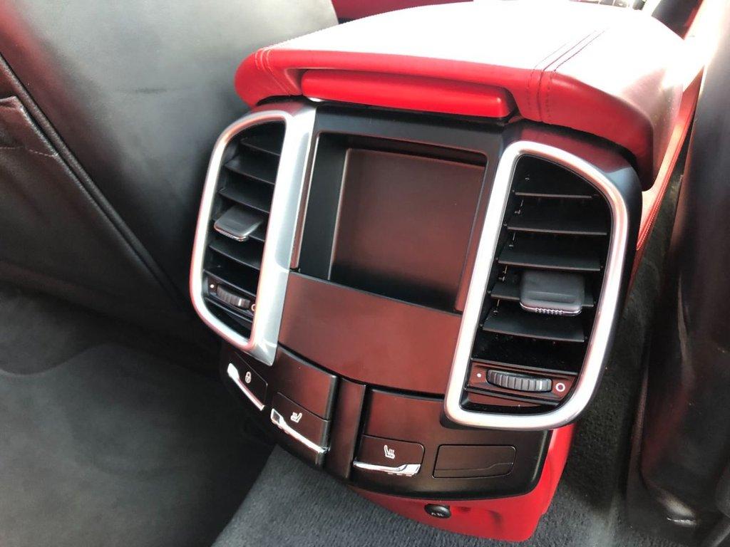 Porsche Cayenne 4.2 TD V8 S SUV 5dr Diesel TiptronicS 4WD Euro 5 (s/s) (385 ps)