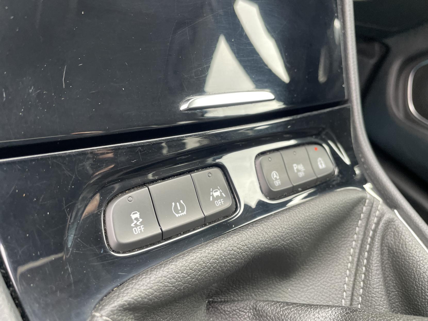 Vauxhall Grandland X 1.2 Turbo SRi Nav SUV 5dr Petrol Manual Euro 6 (s/s) (130 ps)