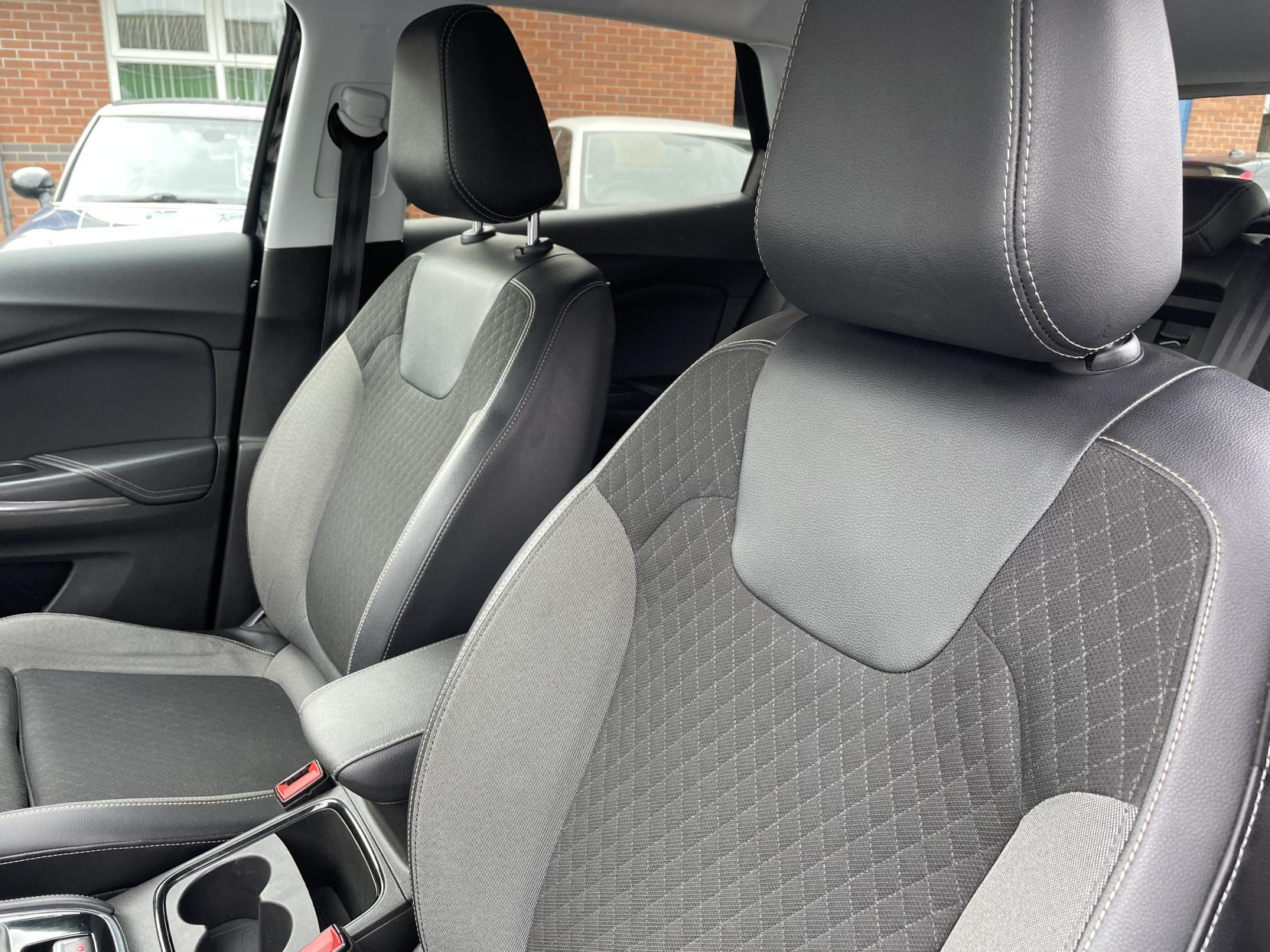 Vauxhall Grandland X 1.2 Turbo SRi Nav SUV 5dr Petrol Manual Euro 6 (s/s) (130 ps)