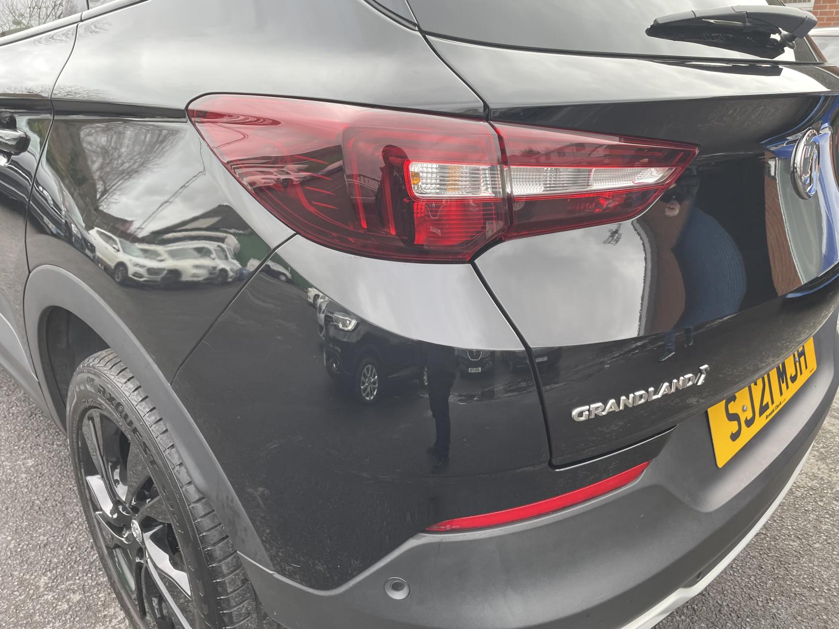 Vauxhall Grandland X 1.2 Turbo SRi Nav SUV 5dr Petrol Manual Euro 6 (s/s) (130 ps)