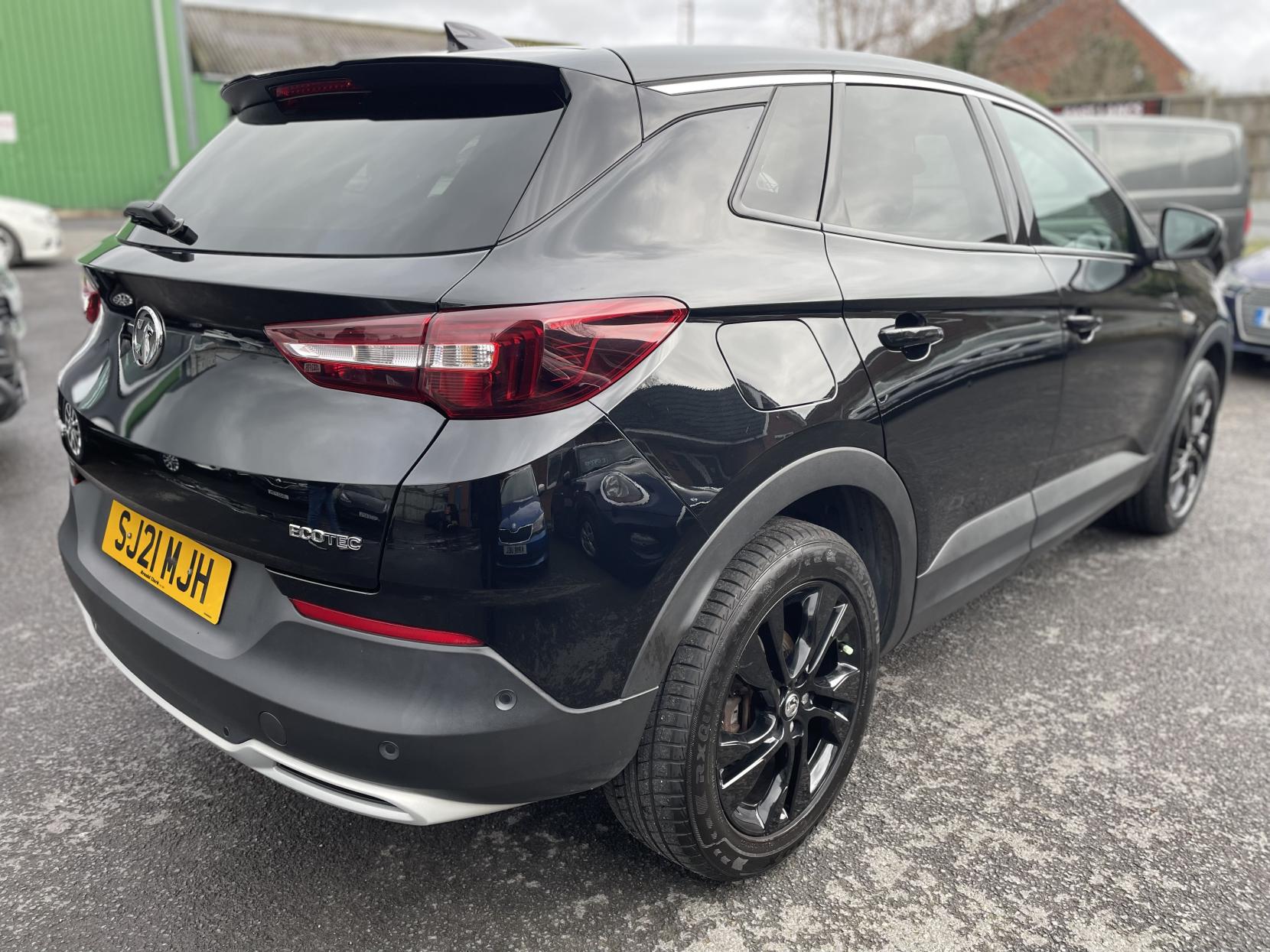 Vauxhall Grandland X 1.2 Turbo SRi Nav SUV 5dr Petrol Manual Euro 6 (s/s) (130 ps)