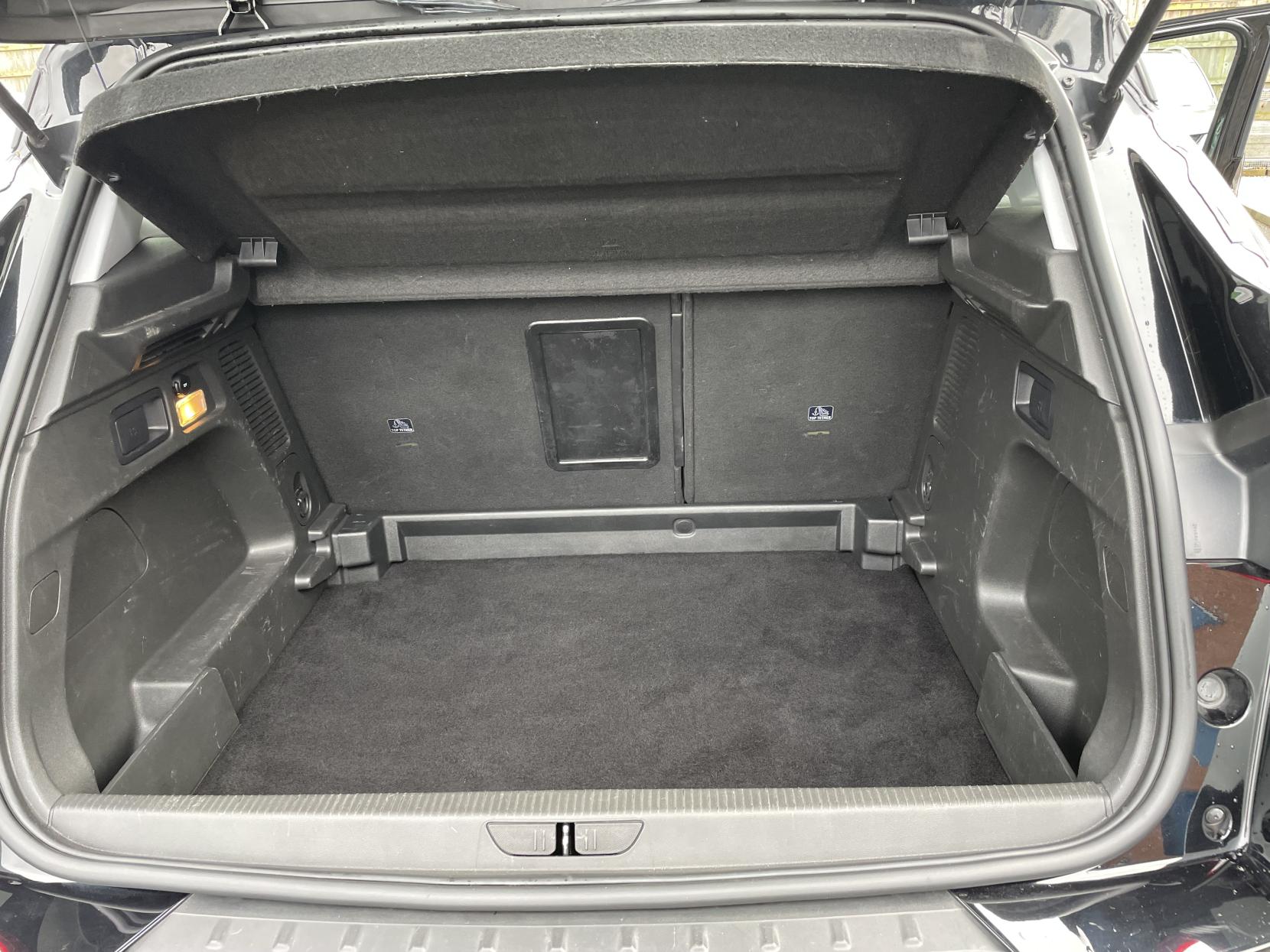 Vauxhall Grandland X 1.2 Turbo SRi Nav SUV 5dr Petrol Manual Euro 6 (s/s) (130 ps)