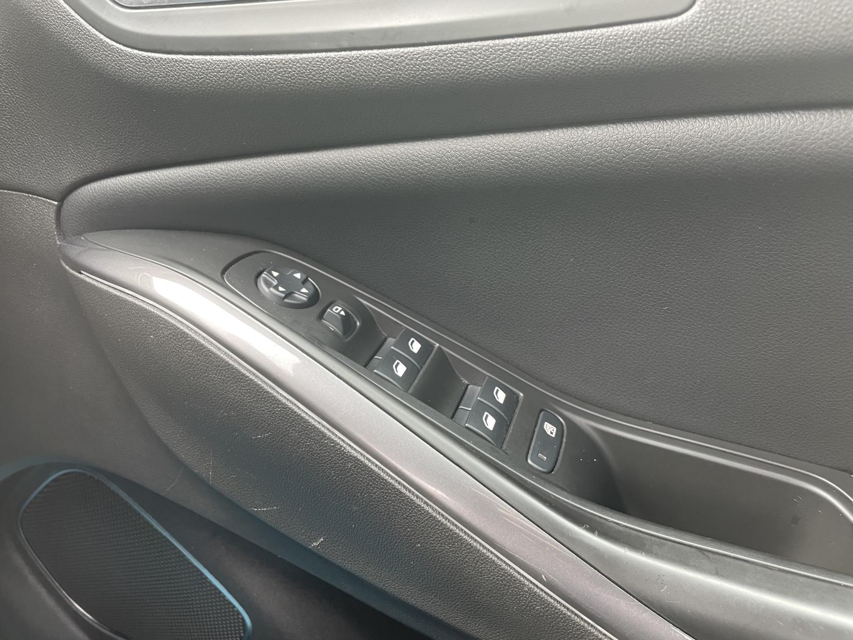 Vauxhall Grandland X 1.2 Turbo SRi Nav SUV 5dr Petrol Manual Euro 6 (s/s) (130 ps)