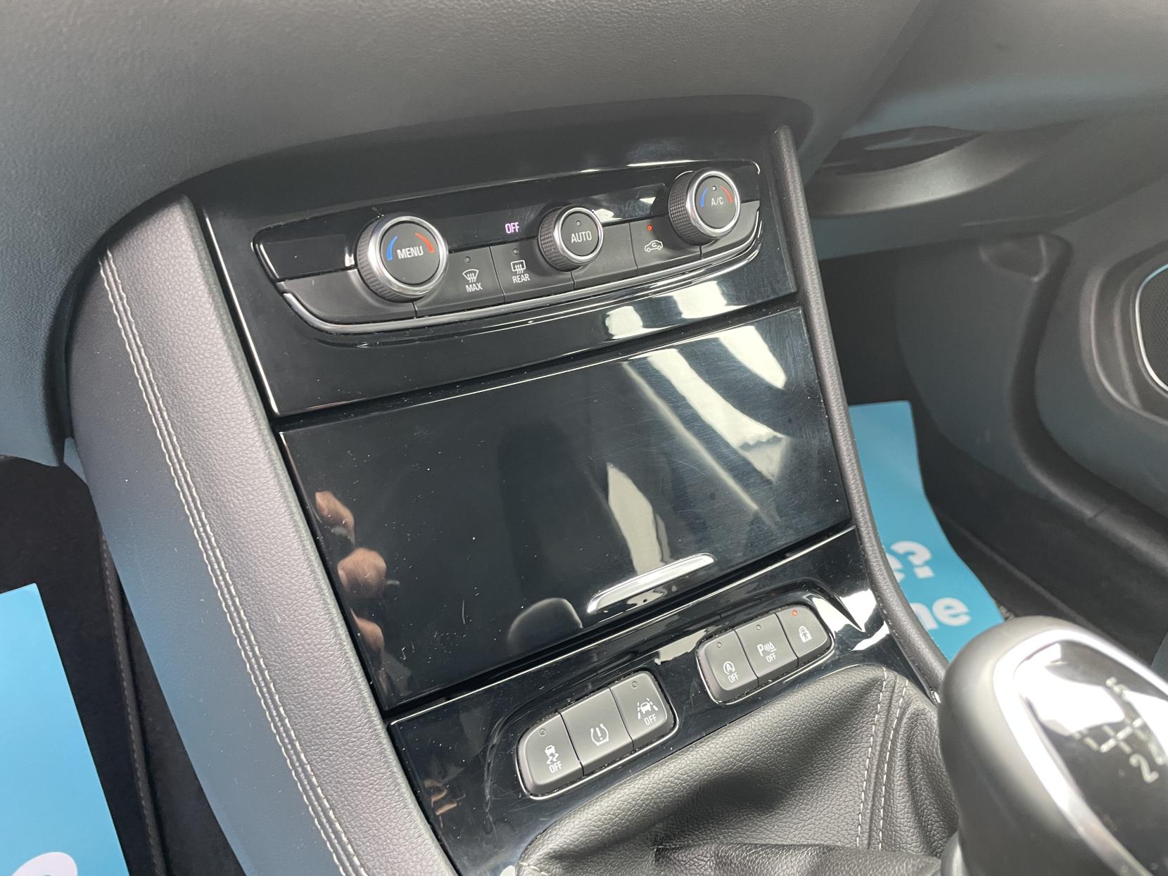 Vauxhall Grandland X 1.2 Turbo SRi Nav SUV 5dr Petrol Manual Euro 6 (s/s) (130 ps)