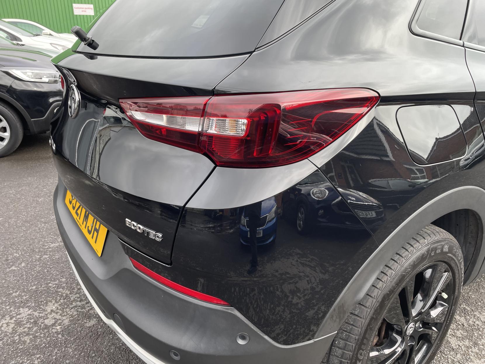 Vauxhall Grandland X 1.2 Turbo SRi Nav SUV 5dr Petrol Manual Euro 6 (s/s) (130 ps)