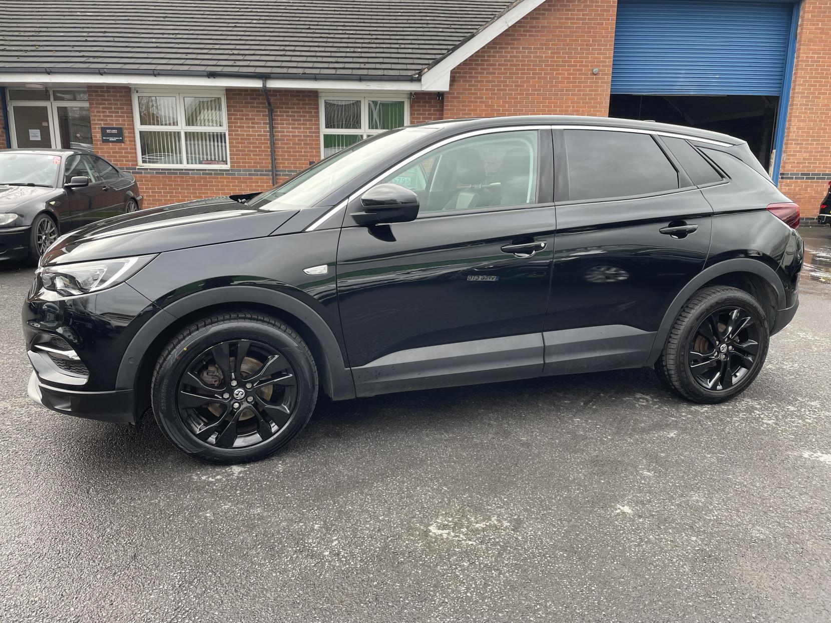 Vauxhall Grandland X 1.2 Turbo SRi Nav SUV 5dr Petrol Manual Euro 6 (s/s) (130 ps)