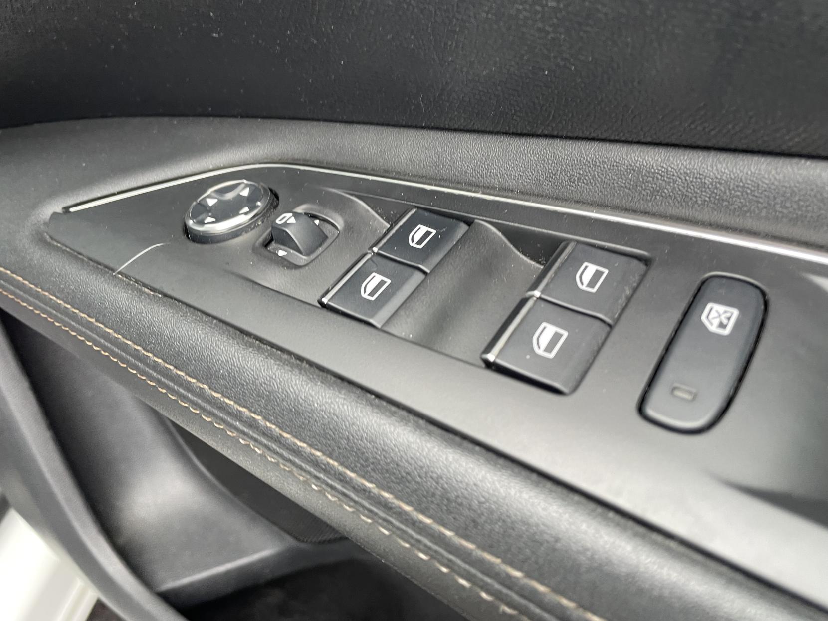 Peugeot 3008 1.2 PureTech GT SUV 5dr Petrol Manual Euro 6 (s/s) (130 ps)