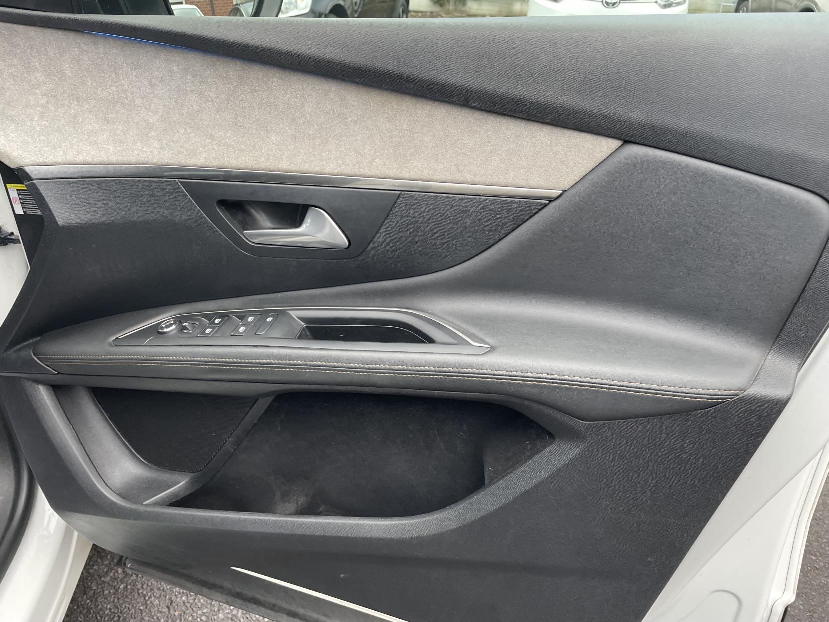 Peugeot 3008 1.2 PureTech GT SUV 5dr Petrol Manual Euro 6 (s/s) (130 ps)