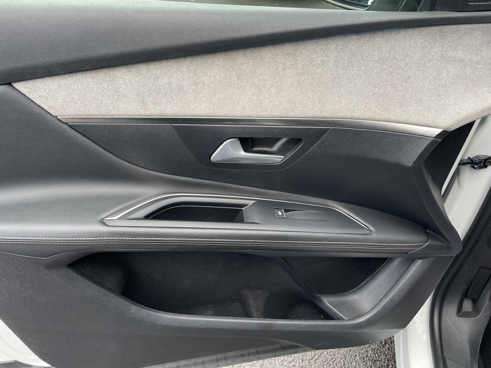 Peugeot 3008 1.2 PureTech GT SUV 5dr Petrol Manual Euro 6 (s/s) (130 ps)