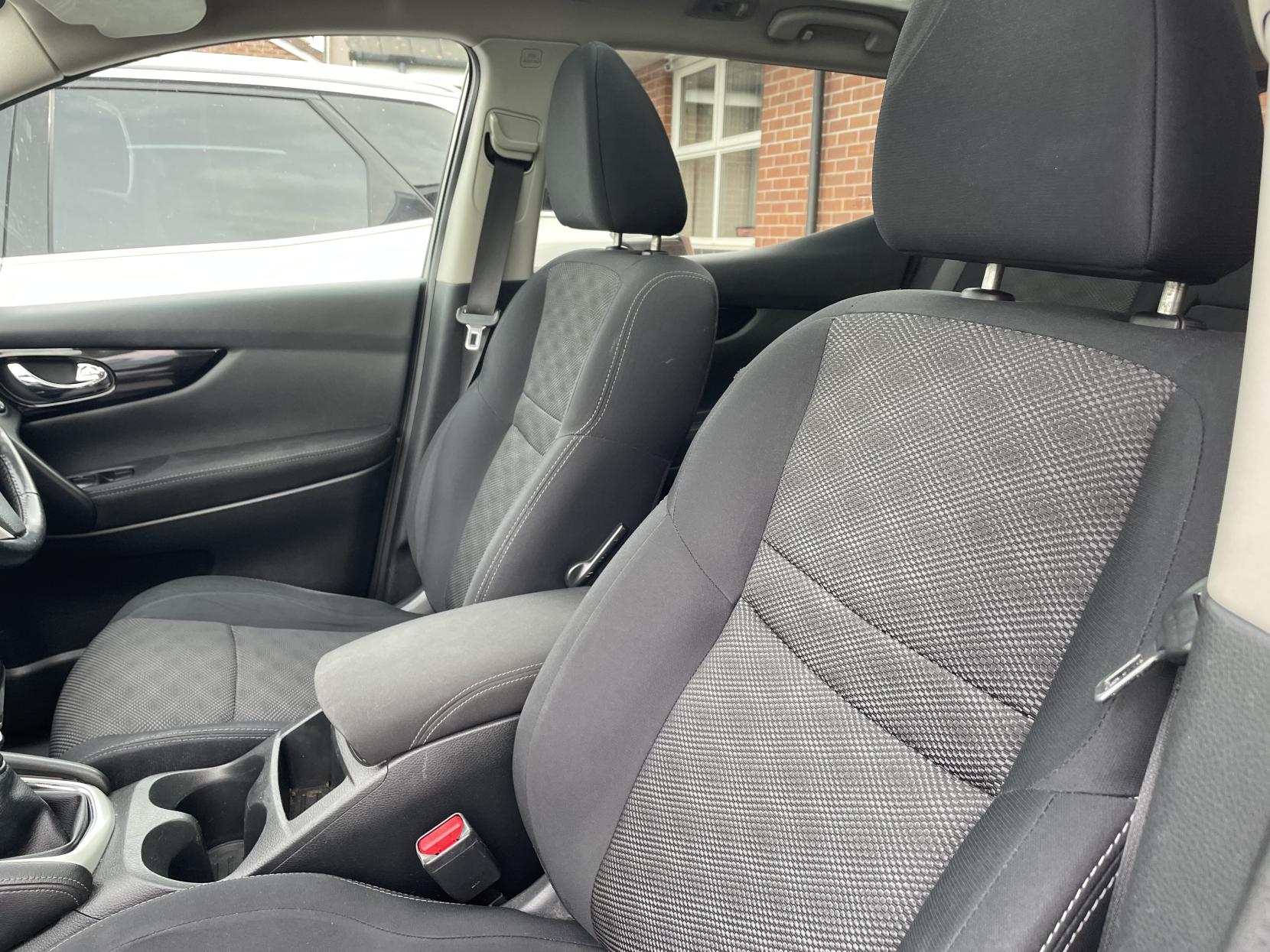 Nissan Qashqai 1.5 dCi n-tec+ SUV 5dr Diesel Manual 2WD Euro 5 (s/s) (110 ps)