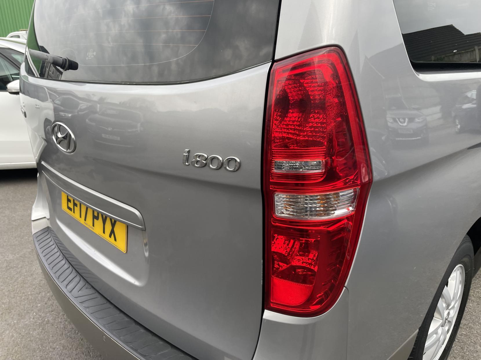 Hyundai i800 2.5 CRDi SE MPV 5dr Diesel Manual Euro 6 (136 ps)