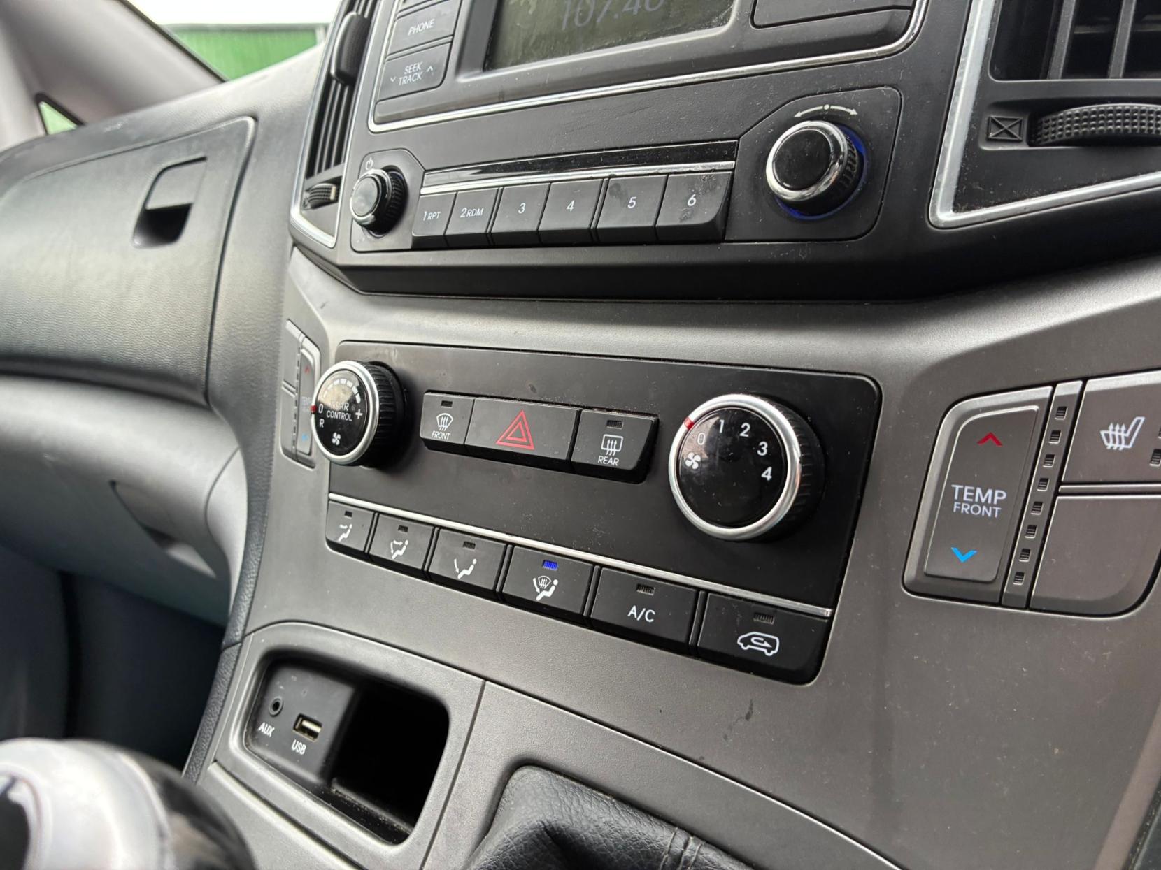 Hyundai i800 2.5 CRDi SE MPV 5dr Diesel Manual Euro 6 (136 ps)