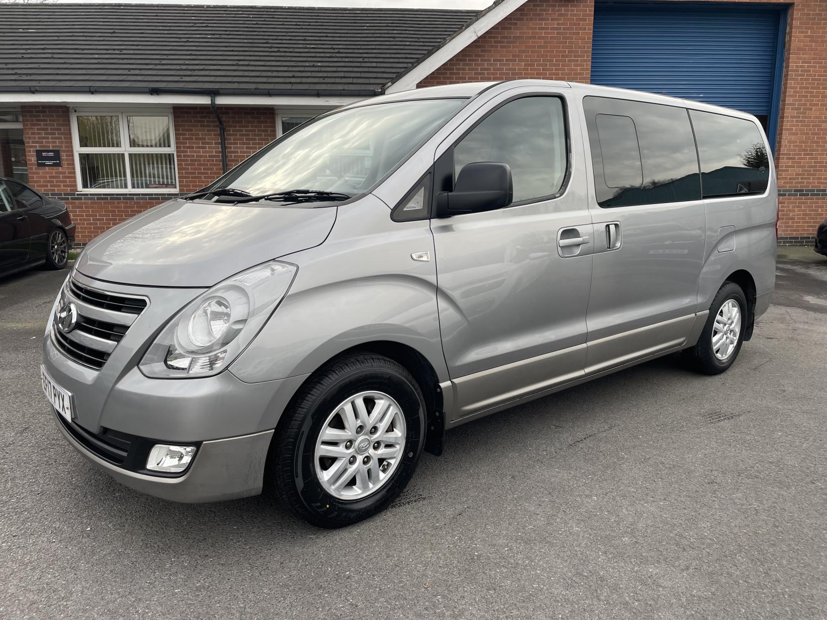 Hyundai i800 2.5 CRDi SE MPV 5dr Diesel Manual Euro 6 (136 ps)