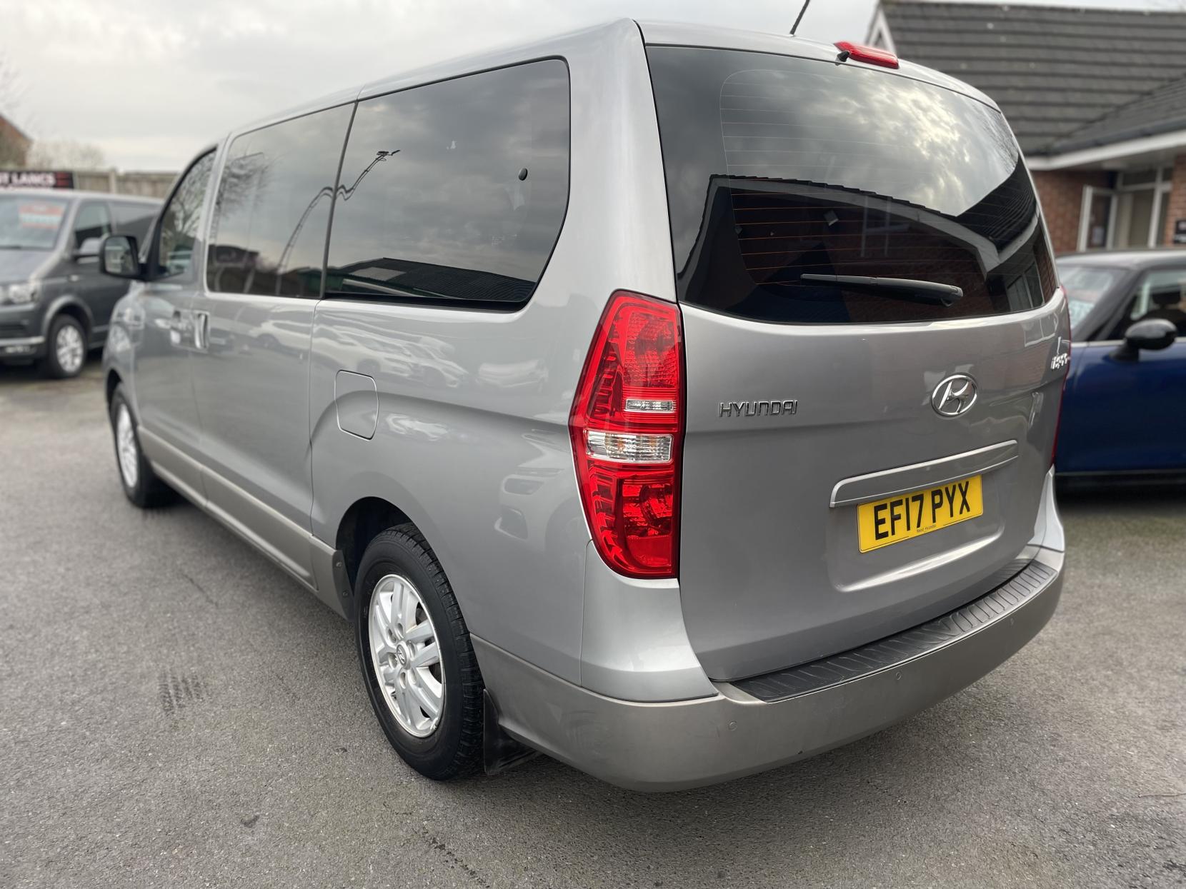 Hyundai i800 2.5 CRDi SE MPV 5dr Diesel Manual Euro 6 (136 ps)