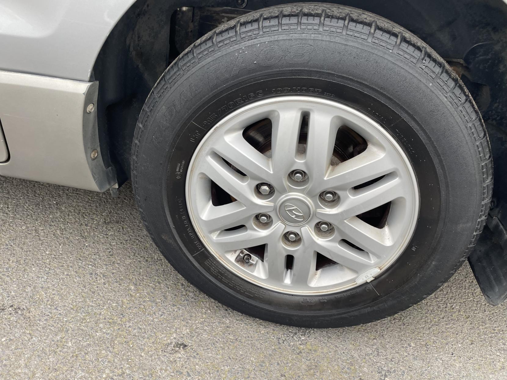 Hyundai i800 2.5 CRDi SE MPV 5dr Diesel Manual Euro 6 (136 ps)