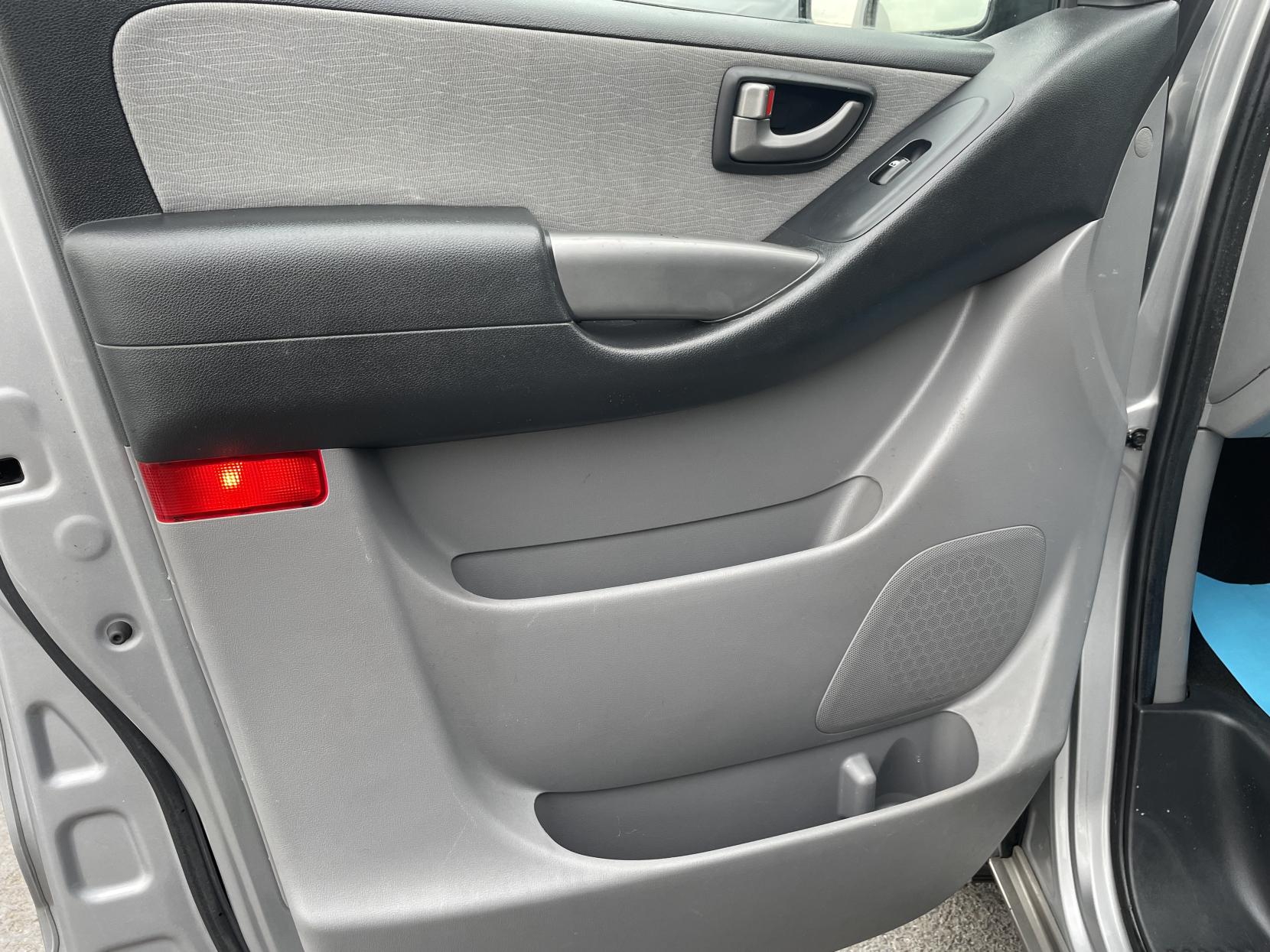 Hyundai i800 2.5 CRDi SE MPV 5dr Diesel Manual Euro 6 (136 ps)