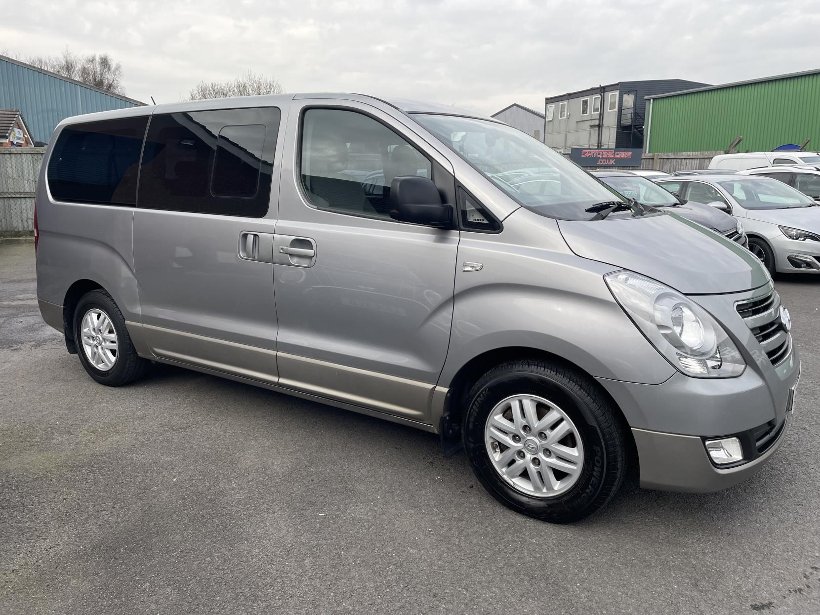 Hyundai i800 2.5 CRDi SE MPV 5dr Diesel Manual Euro 6 (136 ps)