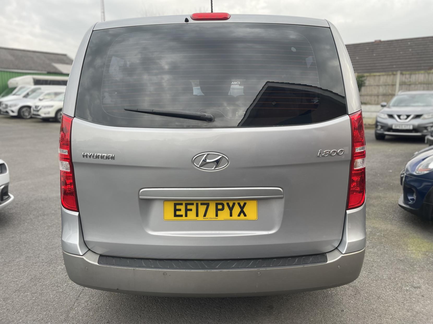 Hyundai i800 2.5 CRDi SE MPV 5dr Diesel Manual Euro 6 (136 ps)