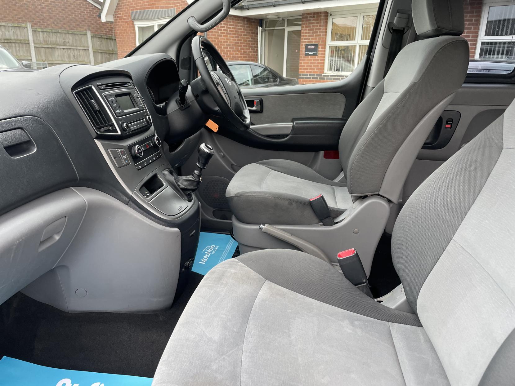 Hyundai i800 2.5 CRDi SE MPV 5dr Diesel Manual Euro 6 (136 ps)