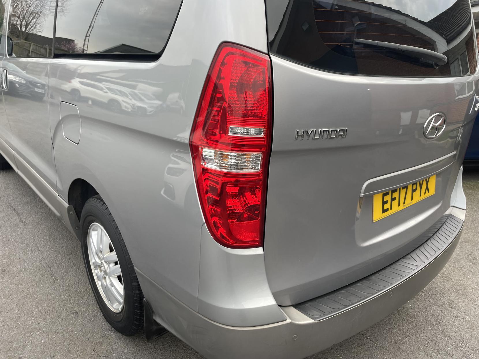 Hyundai i800 2.5 CRDi SE MPV 5dr Diesel Manual Euro 6 (136 ps)