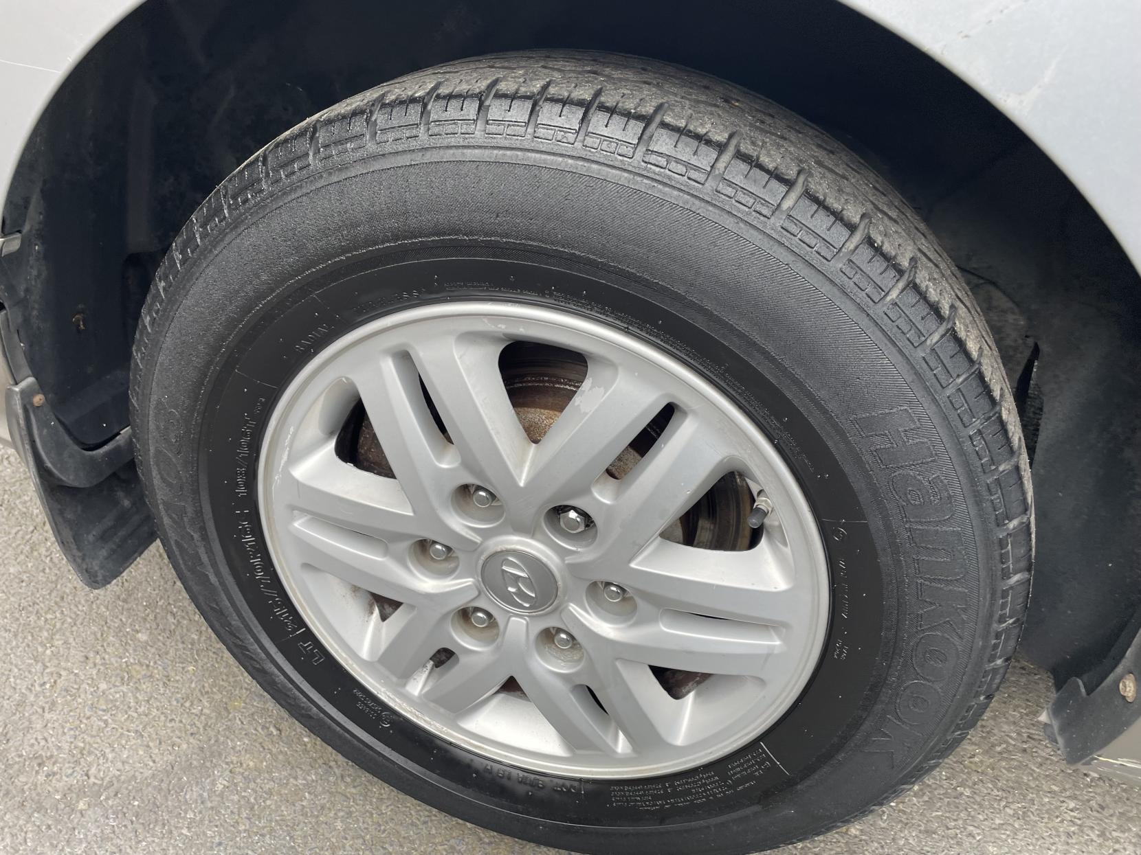 Hyundai i800 2.5 CRDi SE MPV 5dr Diesel Manual Euro 6 (136 ps)