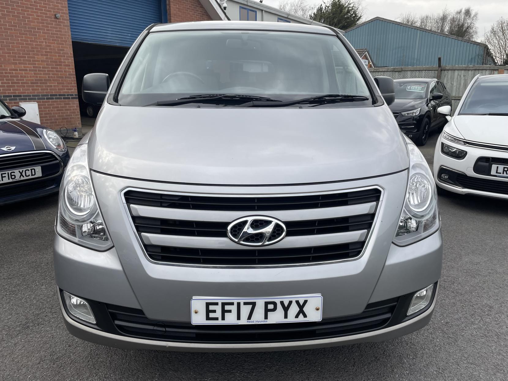 Hyundai i800 2.5 CRDi SE MPV 5dr Diesel Manual Euro 6 (136 ps)