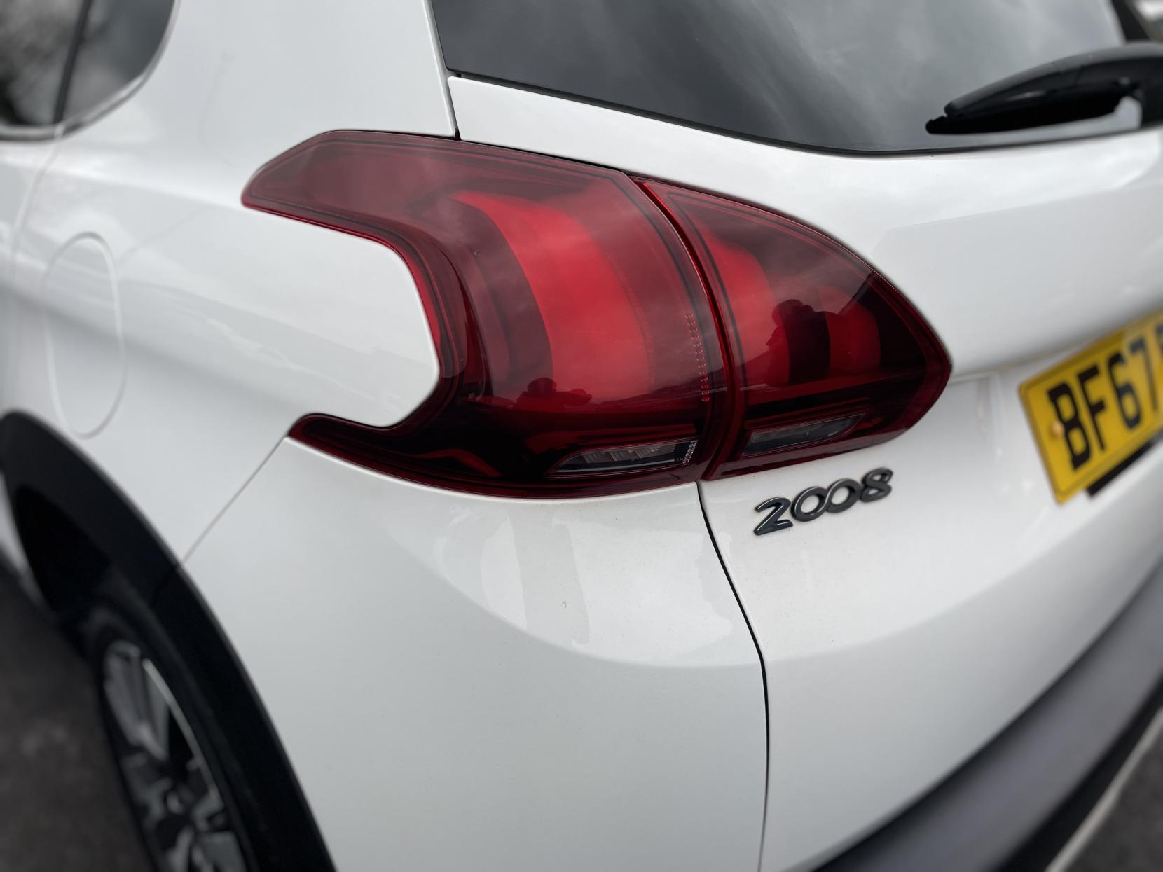 Peugeot 2008 1.2 PureTech Allure SUV 5dr Petrol Manual Euro 6 (82 ps)