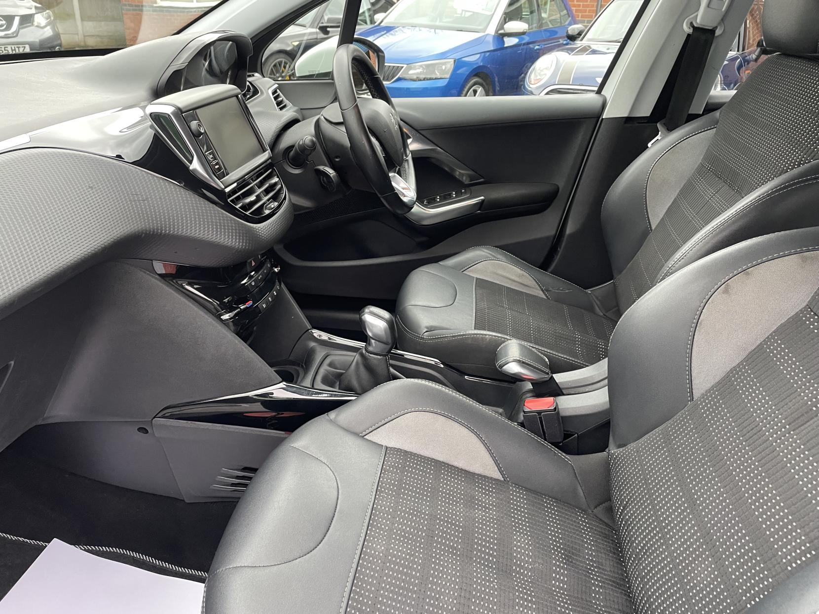 Peugeot 2008 1.2 PureTech Allure SUV 5dr Petrol Manual Euro 6 (82 ps)