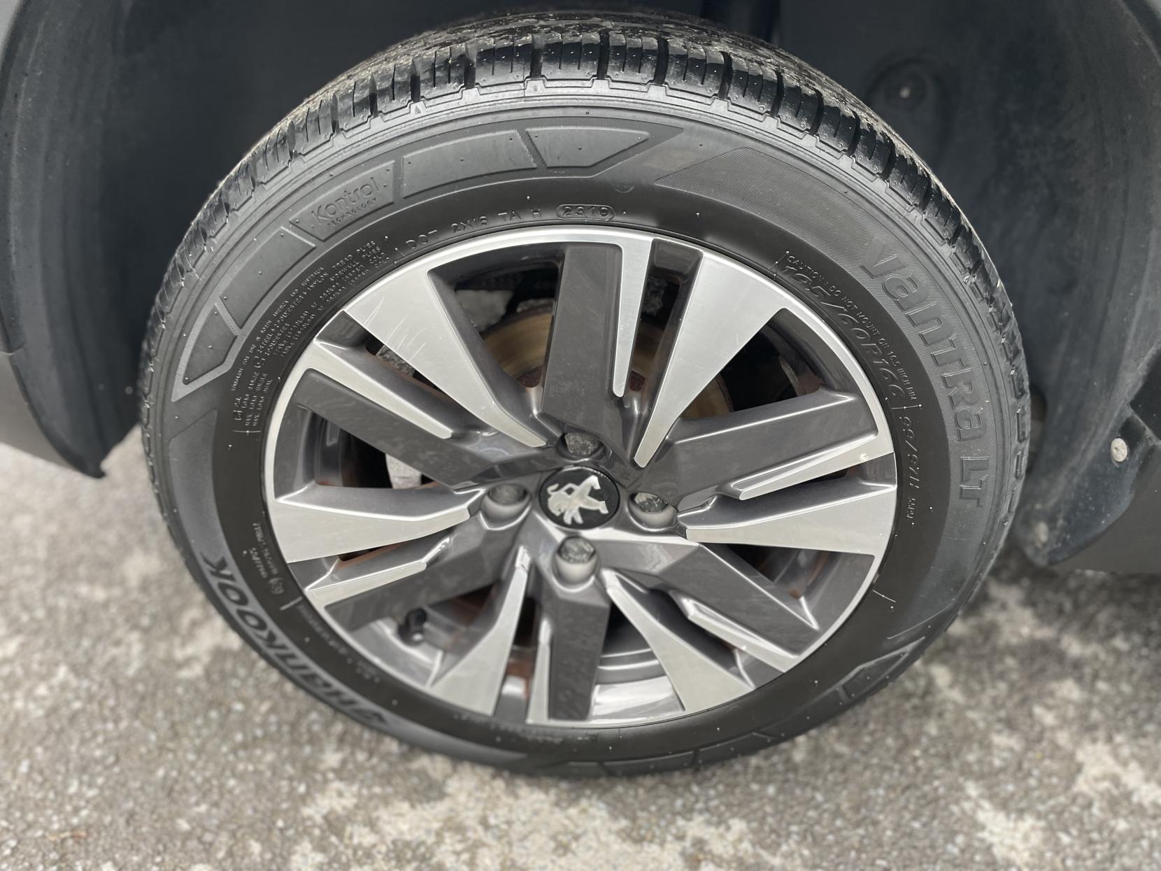 Peugeot 2008 1.2 PureTech Allure SUV 5dr Petrol Manual Euro 6 (82 ps)