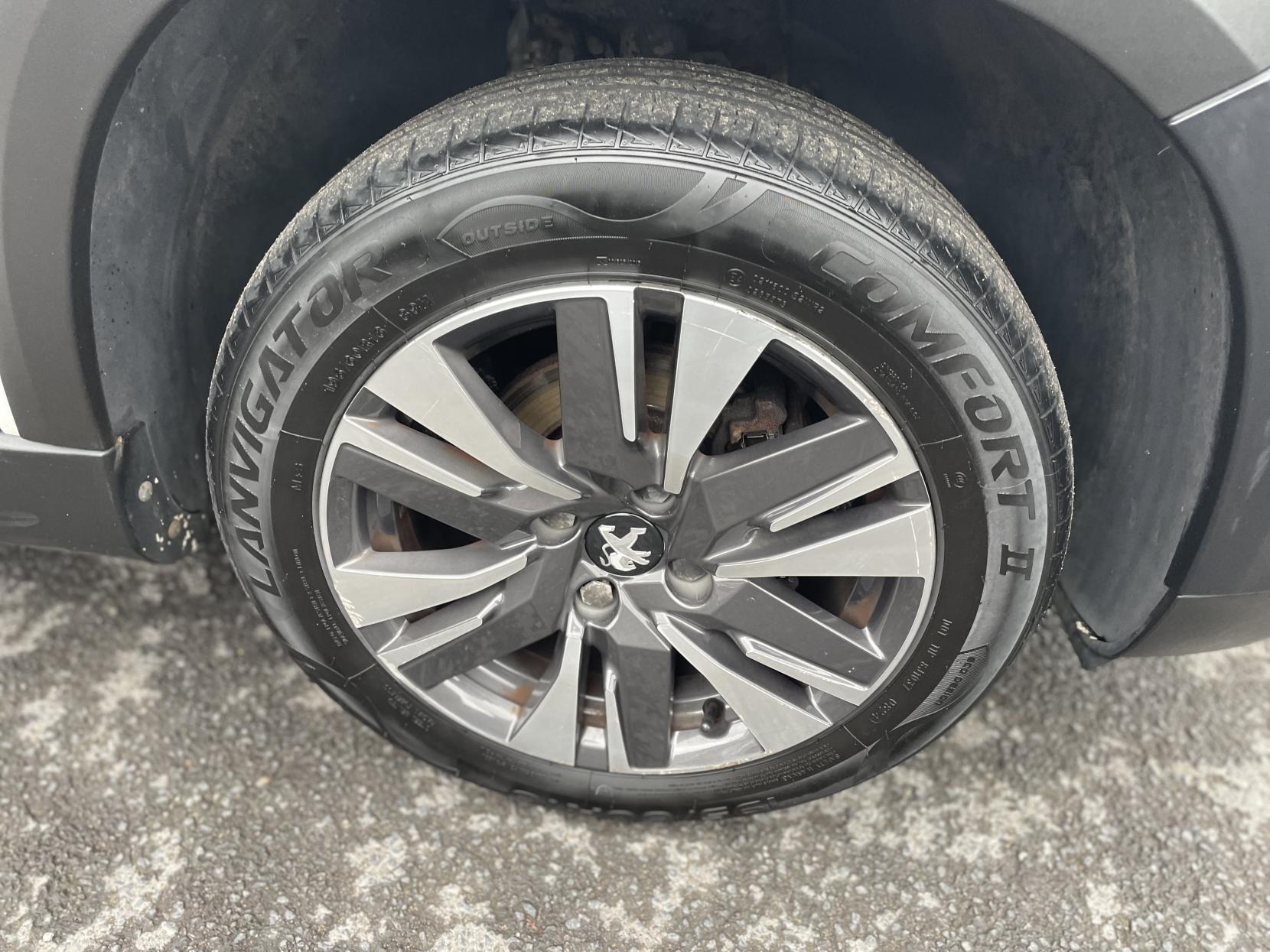 Peugeot 2008 1.2 PureTech Allure SUV 5dr Petrol Manual Euro 6 (82 ps)