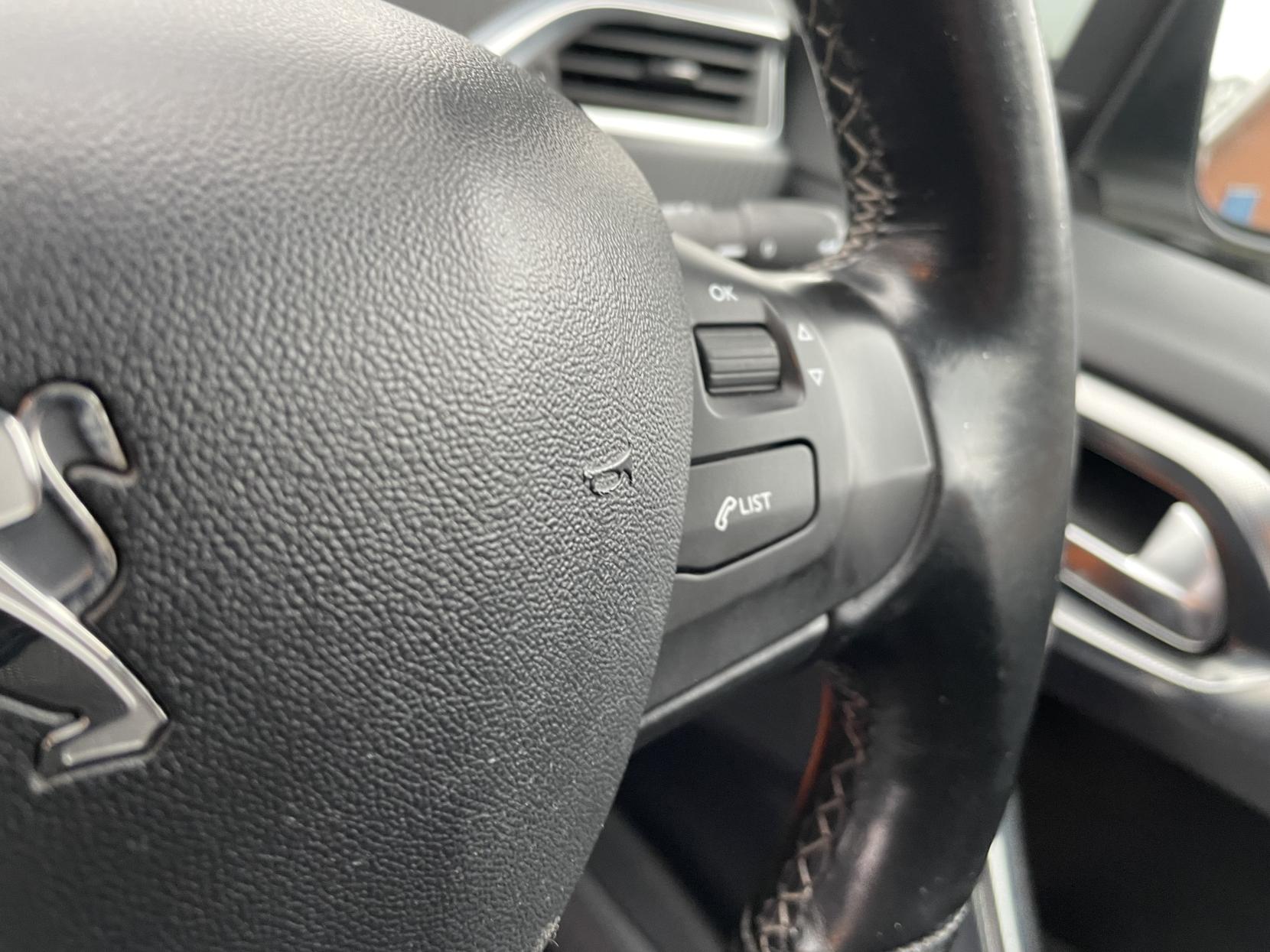 Peugeot 2008 1.2 PureTech Allure SUV 5dr Petrol Manual Euro 6 (82 ps)