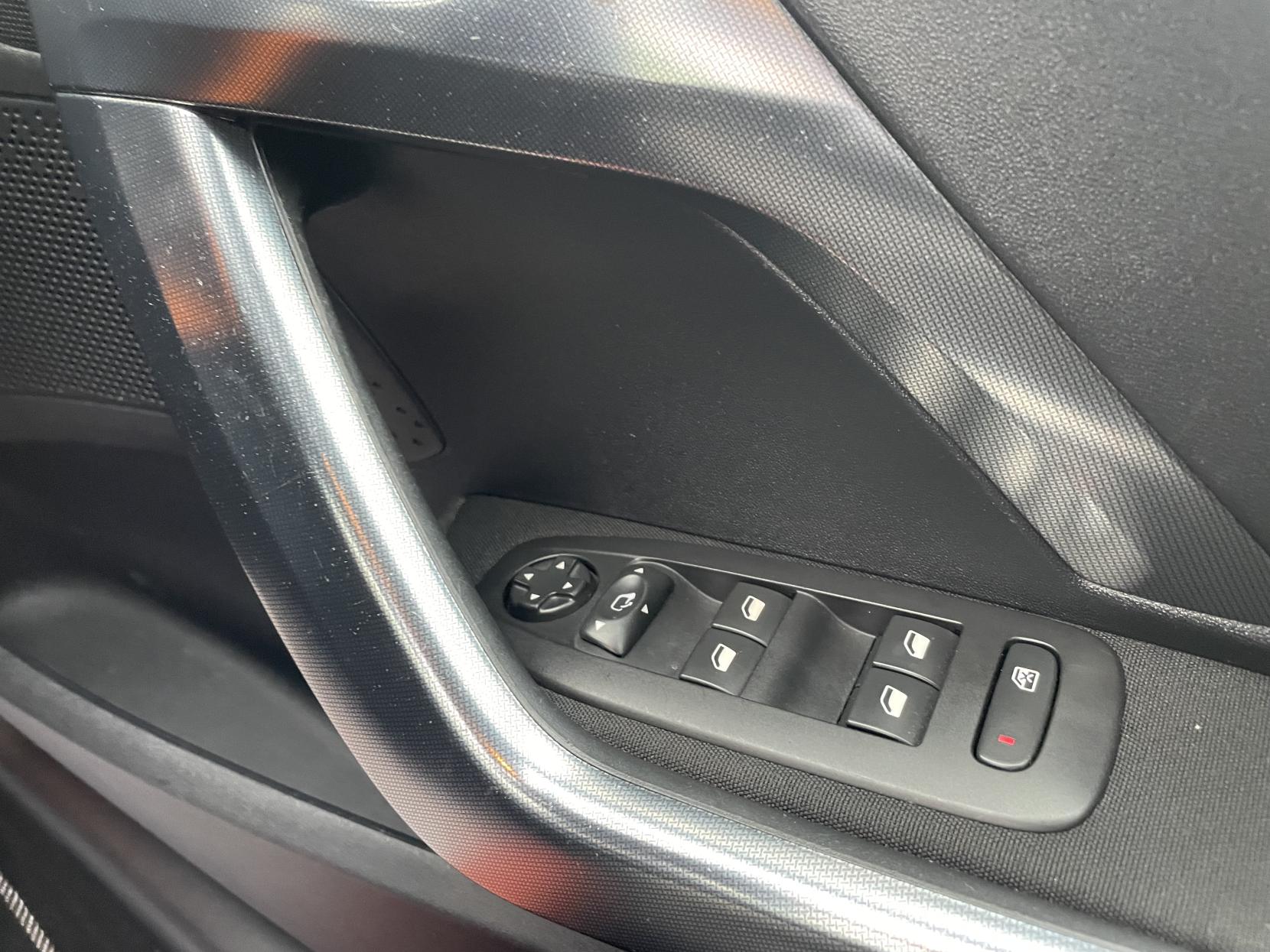 Peugeot 2008 1.2 PureTech Allure SUV 5dr Petrol Manual Euro 6 (82 ps)