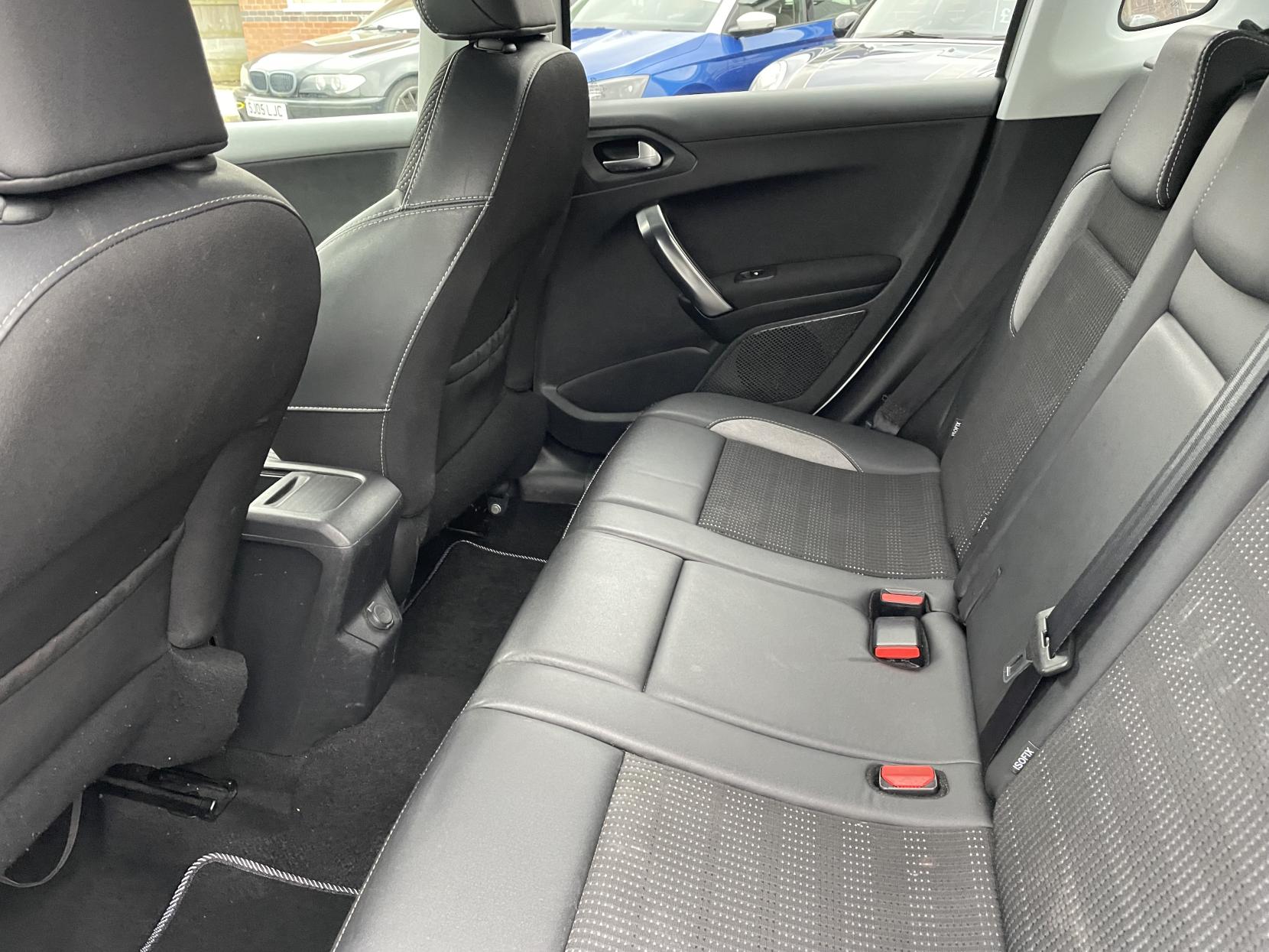 Peugeot 2008 1.2 PureTech Allure SUV 5dr Petrol Manual Euro 6 (82 ps)