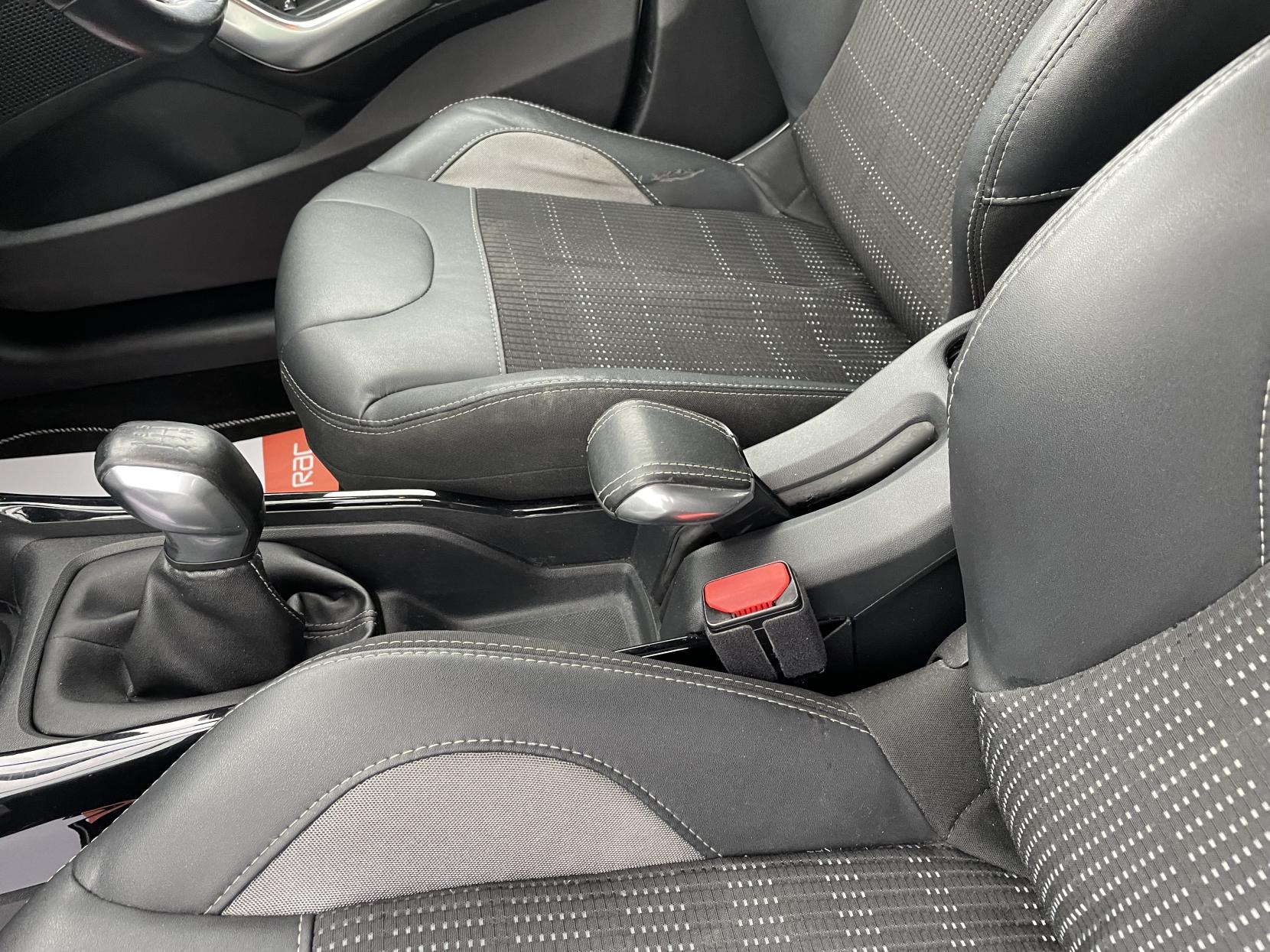 Peugeot 2008 1.2 PureTech Allure SUV 5dr Petrol Manual Euro 6 (82 ps)