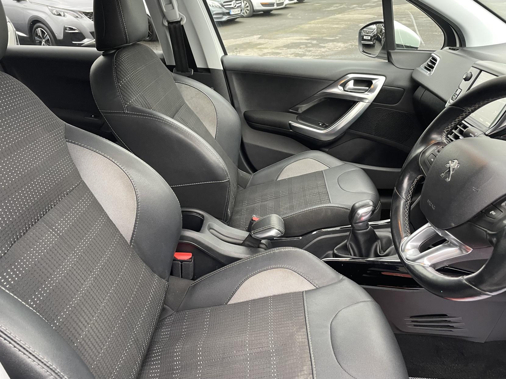 Peugeot 2008 1.2 PureTech Allure SUV 5dr Petrol Manual Euro 6 (82 ps)