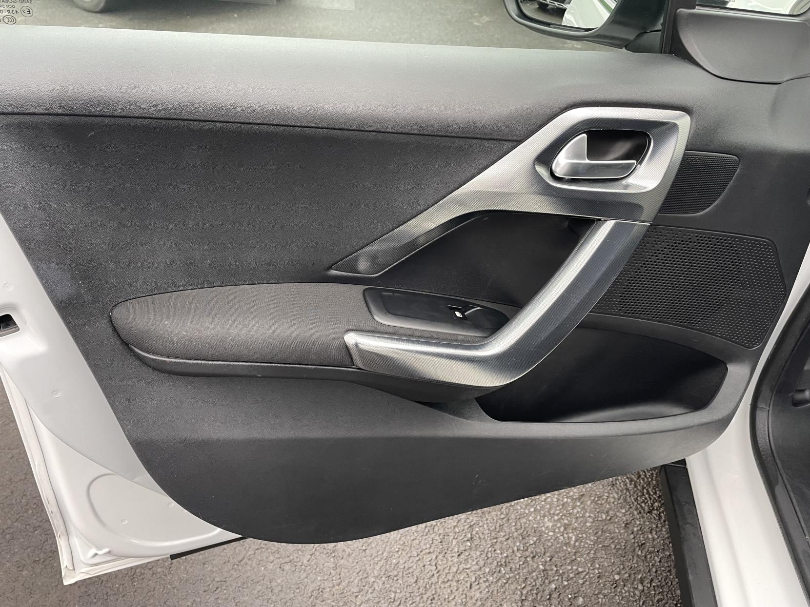 Peugeot 2008 1.2 PureTech Allure SUV 5dr Petrol Manual Euro 6 (82 ps)