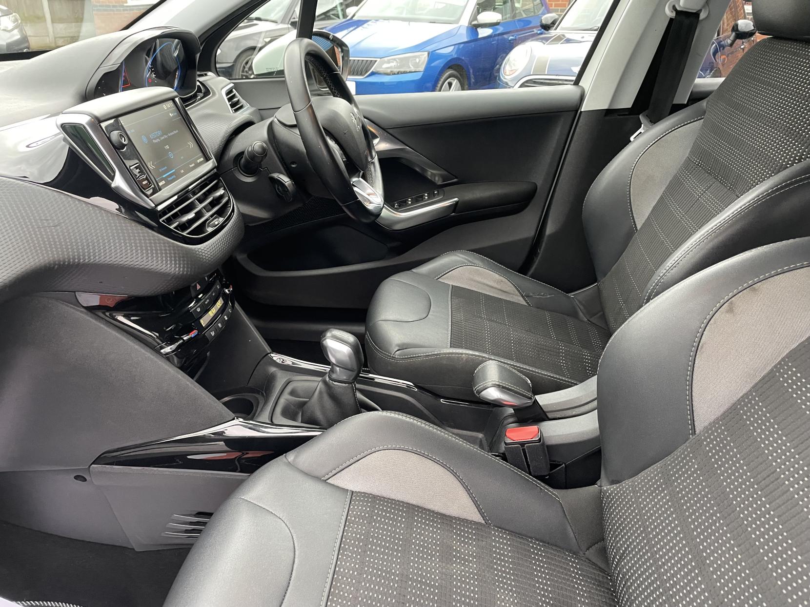 Peugeot 2008 1.2 PureTech Allure SUV 5dr Petrol Manual Euro 6 (82 ps)