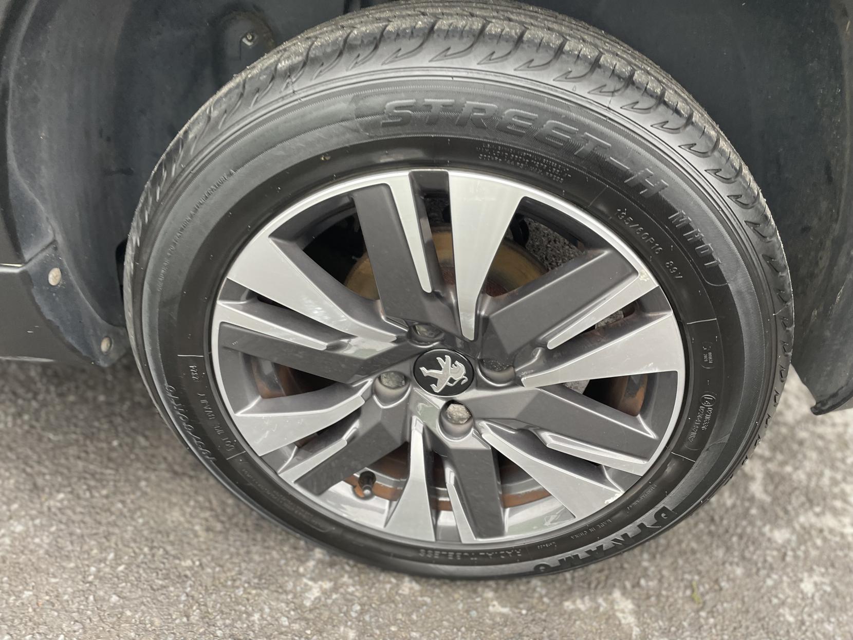 Peugeot 2008 1.2 PureTech Allure SUV 5dr Petrol Manual Euro 6 (82 ps)