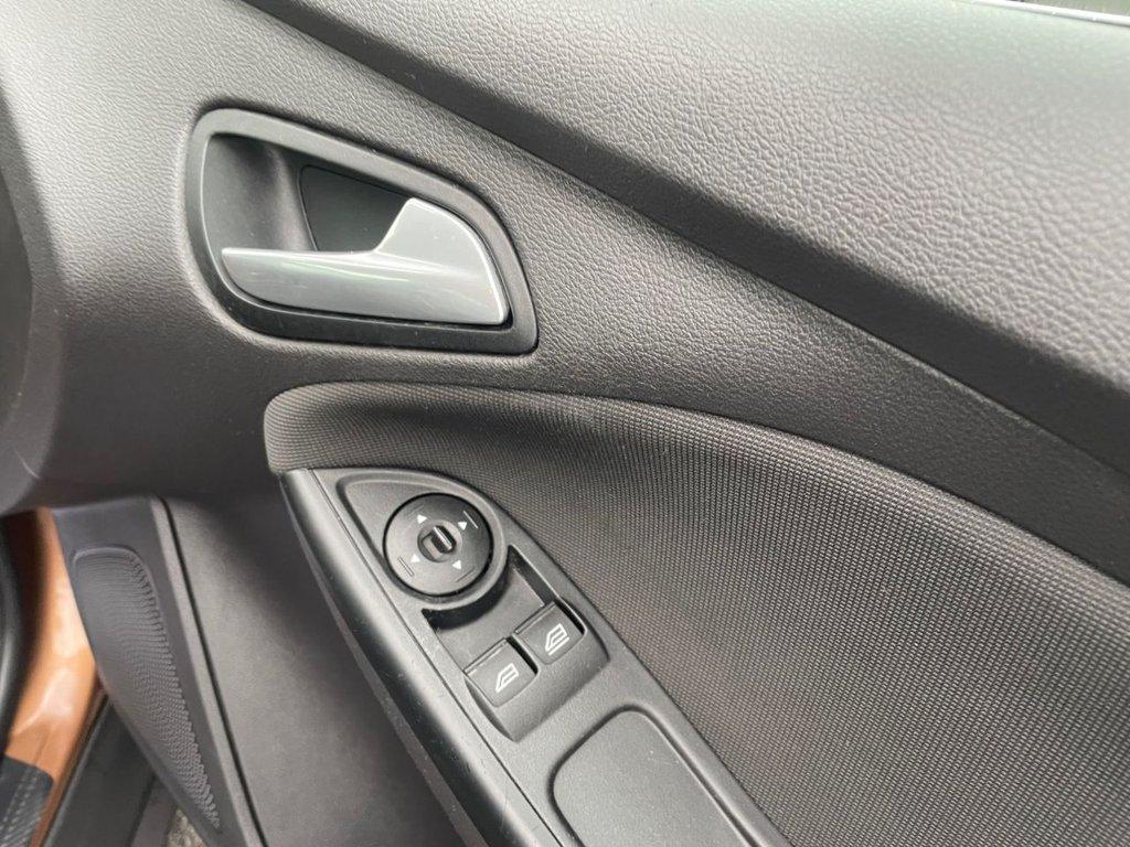 Ford Focus 1.0T EcoBoost Zetec Hatchback 5dr Petrol Manual Euro 5 (s/s) (125 ps)