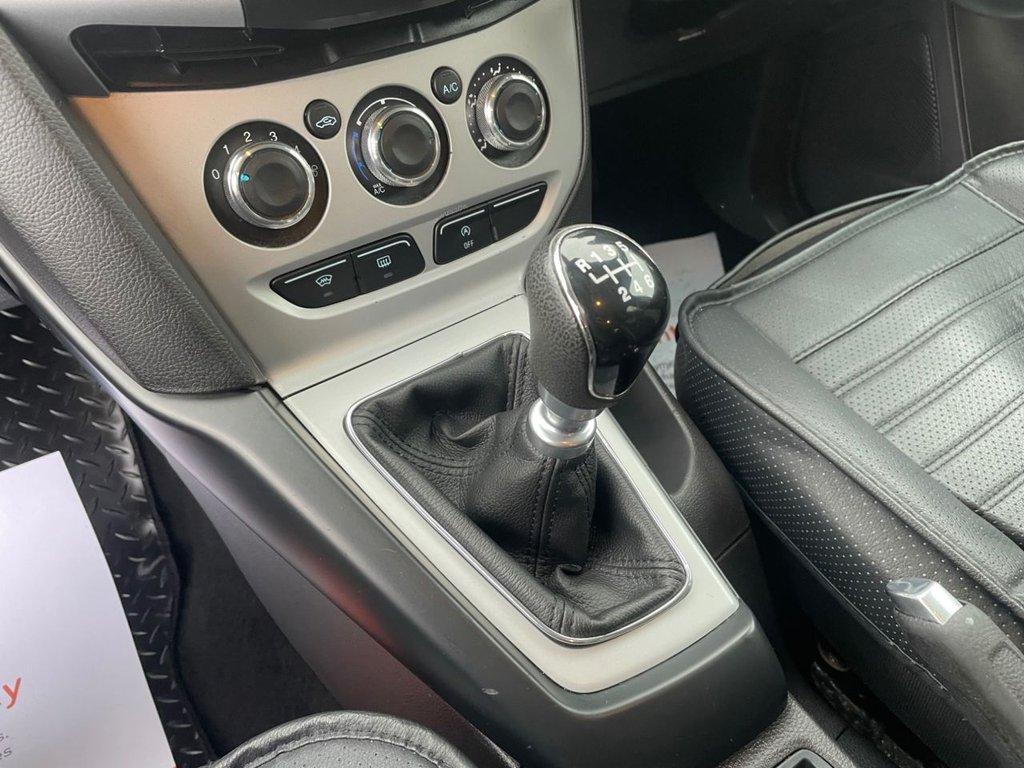 Ford Focus 1.0T EcoBoost Zetec Hatchback 5dr Petrol Manual Euro 5 (s/s) (125 ps)