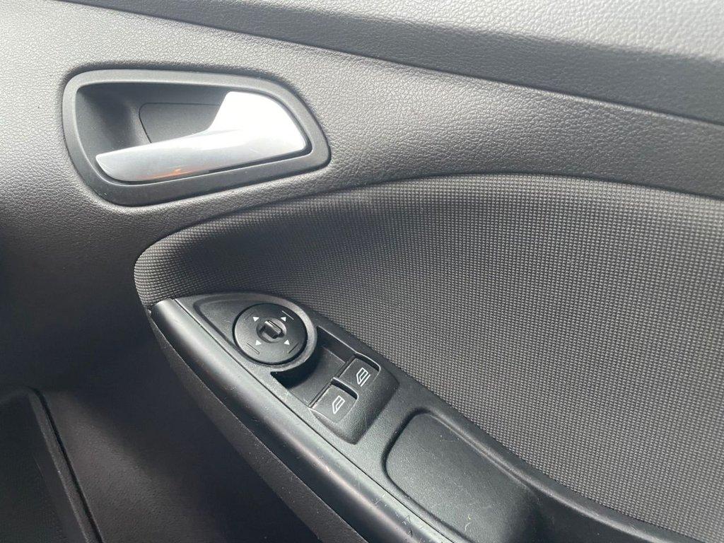 Ford Focus 1.0T EcoBoost Zetec Hatchback 5dr Petrol Manual Euro 5 (s/s) (125 ps)