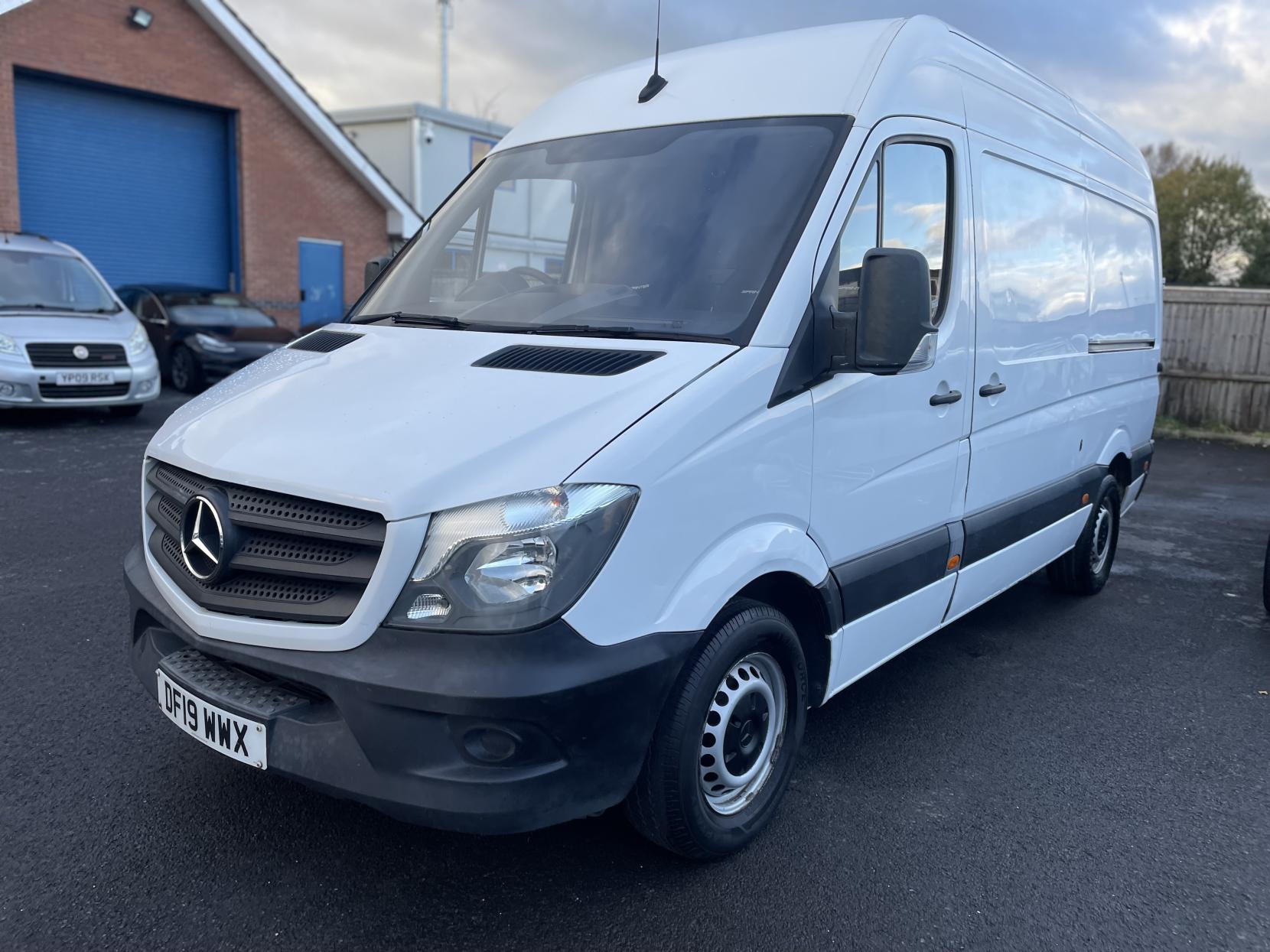 Mercedes-Benz Sprinter 2.1 314 CDi Panel Van 5dr Diesel Manual RWD L2 (213 g/km, 140 bhp)