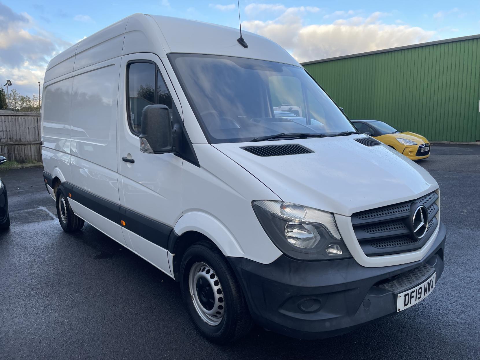 Mercedes-Benz Sprinter 2.1 314 CDi Panel Van 5dr Diesel Manual RWD L2 (213 g/km, 140 bhp)